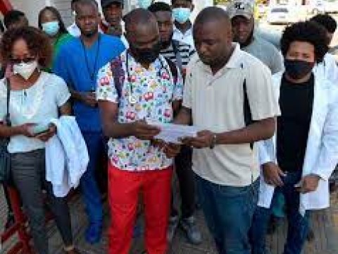 Estudiantes haitianos dicen que no son una amenaza ni una carga econ&oacute;mica para RD
