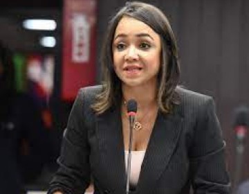 &ldquo;Educar con disciplina, no amerita ejercer violencia&rdquo; manifesto La senadora&nbsp;Faride Raful&nbsp;