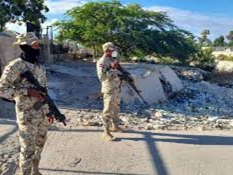  Polic&iacute;a del Ayuntamiento de Hait&iacute;, no est&aacute; permitiendo el paso de sus nacionales al territorio dominicano