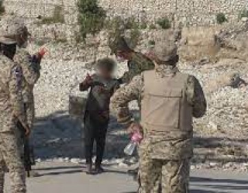 Militares rescatan ni&ntilde;a dominicana que cruz&oacute; Hait&iacute; a vender dulce