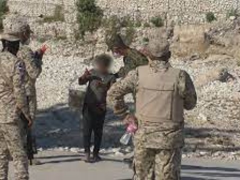 Militares rescatan ni&ntilde;a dominicana que cruz&oacute; Hait&iacute; a vender dulce