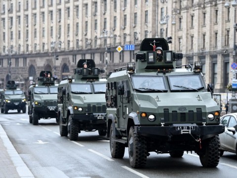 Declaran el toque de queda en la capital de Ucrania por la guerra con Rusia