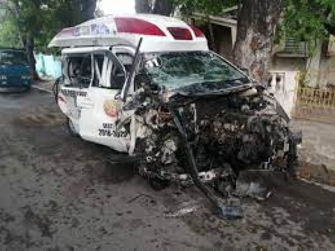 Narran c&oacute;mo murieron tres personas en accidente con ambulancia en Azua
