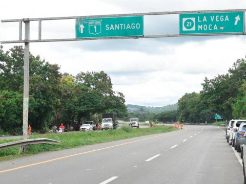 Encuentran cuerpo sin vida de una joven en la autopista Duarte