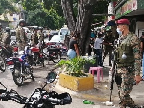 Ejercito Nacional arrecia las labores de patrulla y seguridad ciudadana en barrios de la capital y en el interior del pa&iacute;s.⁣
