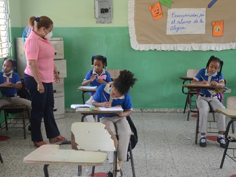 ADP llama a maestros a no asistir al retorno a clases hasta el 31 de enero