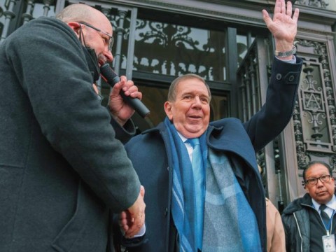 Edmundo Gonz&aacute;lez visita el pa&iacute;s como antesala a su vuelta a Venezuela ma&ntilde;ana