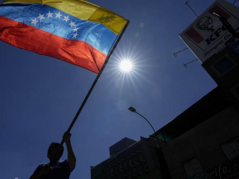 Biden extiende por 18 meses el permiso migratorio TPS para unos 600,000 venezolanos