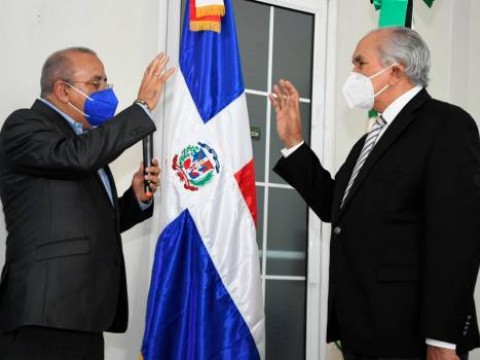 Plutarco Arias juramenta nuevo director de Conape