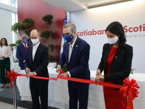 Abinader inaugura instalaci&oacute;n en Zona Franca que generar&aacute; 2,000 empleos