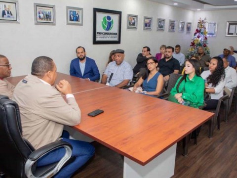 Pro Consumidor dice 1 de diciembre vence plazo para cubrir los botellones de agua expuestos al sol
