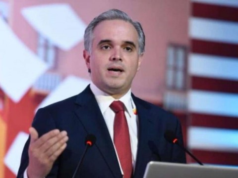 El ministro de Trabajo va hoy al Senado por reforma laboral