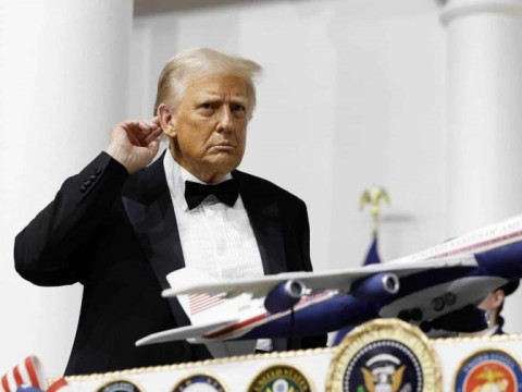 El mundo reacciona a las primeras medidas de Trump con cautela y advertencias de peligro