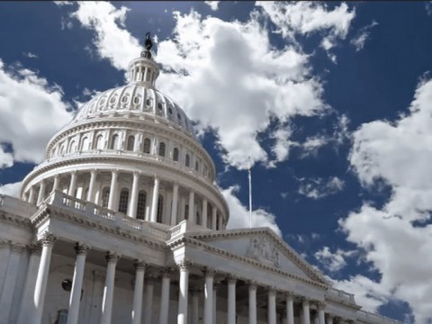 El Senado de EE. UU. prolonga hasta este lunes la votaci&oacute;n del pol&eacute;mico presupuesto de Trump