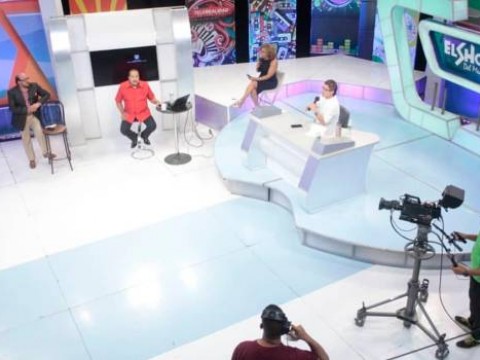 Iv&aacute;n Ruiz: mientras en otros medios cancelan en "El Show del Mediod&iacute;a" est&aacute;n contratando talentos