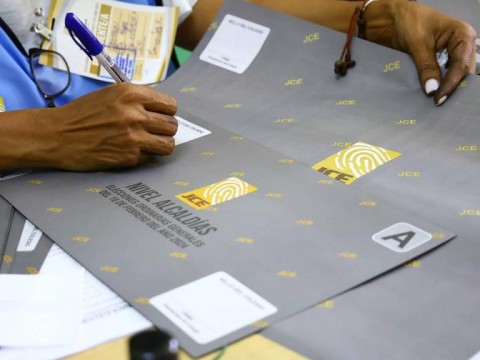 Poblaci&oacute;n votante mayor de 36 a&ntilde;os definir&iacute;a elecciones del domingo