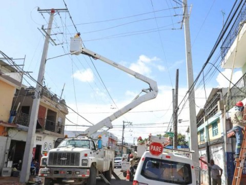 Acreditan RD$28.7 millones a usuarios del servicio el&eacute;ctrico que ten&iacute;an raz&oacute;n en sus reclamos