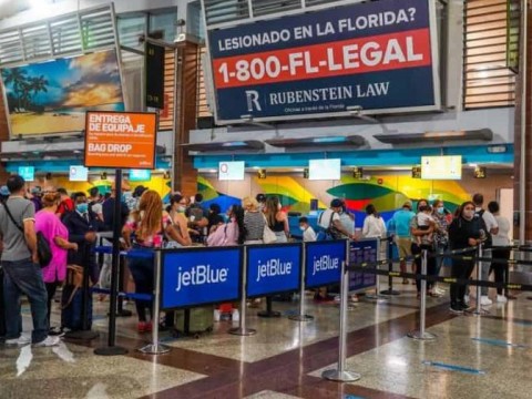 Casi 65 mil dominicanos abandonaron el pa&iacute;s este a&ntilde;o para irse a vivir a EE.UU.