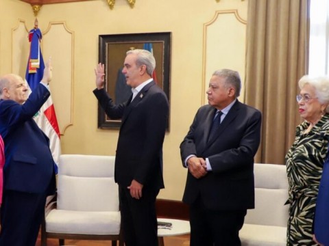 Pedro &Aacute;lvarez Pastor recibe la nacionalidad dominicana privilegiada