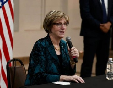 Embajadora de EE.UU. dice que su pa&iacute;s apoya llegada de comisi&oacute;n anticorrupci&oacute;n a Honduras