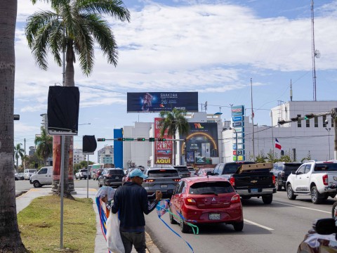 Confusi&oacute;n ciudadana por se&ntilde;alizaci&oacute;n vial para girar a la izquierda sin explicaci&oacute;n oficial
