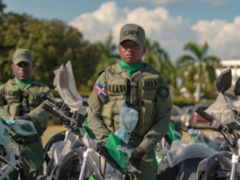 Medio Ambiente entrega veh&iacute;culos al Senpa para reforzar vigilancia ambiental