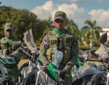 Medio Ambiente entrega veh&iacute;culos al Senpa para reforzar vigilancia ambiental