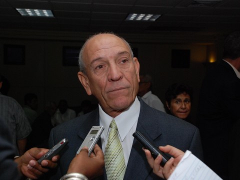 Rafael Calder&oacute;n cuestiona sentencia del TC sobre FFAA y PN; exige respeto a la Constituci&oacute;n