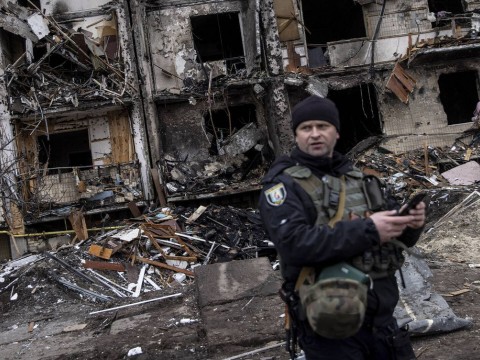 Guerra Rusia-Ucrania: La ofensiva rusa se acerca a las afueras de Kiev