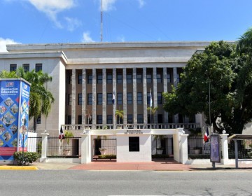 Minerd afirma ha transferido m&aacute;s de RD$1,300 millones a las juntas descentralizadas