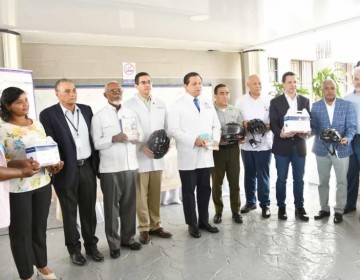Ministro de Salud llama a no instalar piscinas ambulatorias en los barrios