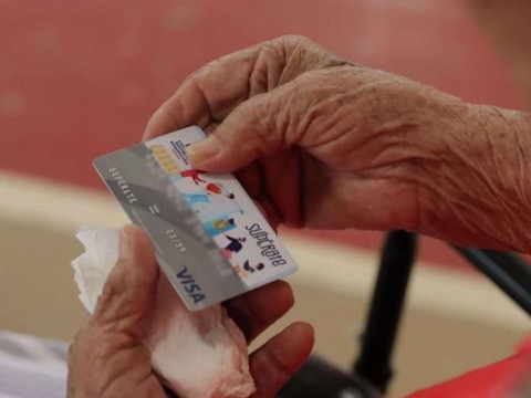 El 38.5 % de los hogares dominicanos recibi&oacute; el subsidio de alimentaci&oacute;n