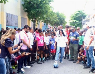 Ministra Faride Raful asume "F&uacute;tbol Callejero 3x3" impulsado por la Polic&iacute;a Nacional en Capotillo