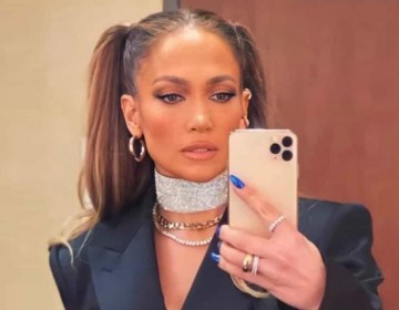 Jennifer L&oacute;pez elimina todas las fotos de Instagram y coloca un fondo negro de perfil