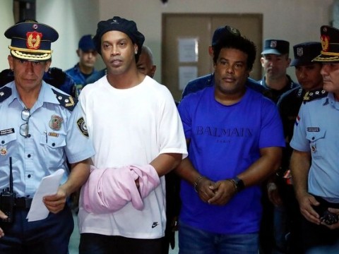 Juez rechaza petici&oacute;n de libertad domiciliaria al futbolista brasile&ntilde;o Ronaldinho 