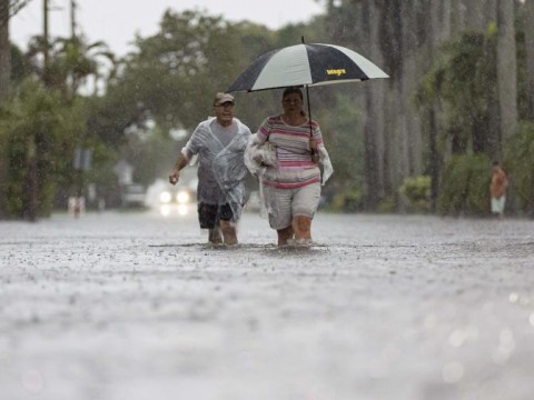 Tras una inusual emergencia por inundaciones, Florida se prepara para m&aacute;s aguaceros