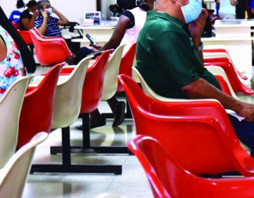 Cl&iacute;nicas est&aacute;n abarrotadas de pacientes con procesos virales