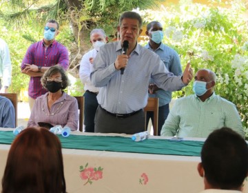 Leonel sugiere al gobierno crear equipo mixto con productores para renegociar acuerdo de Libre Comercio