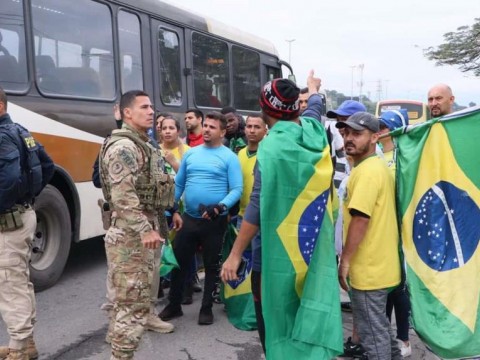 El Supremo de Brasil impone multas de 18,000 euros diarios a quienes bloqueen las carreteras