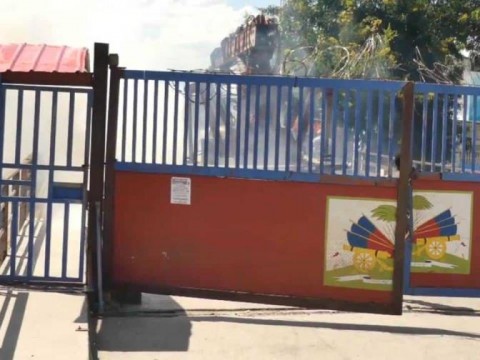 Polic&iacute;a haitiana dispersa haitianos que intentaban cerrar el paso en la frontera con Dajab&oacute;n