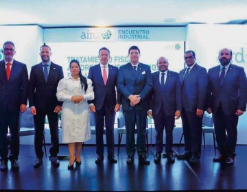 Dan pasos para que Rep&uacute;blica Dominicana sea punto de recarga de combustible en la regi&oacute;n