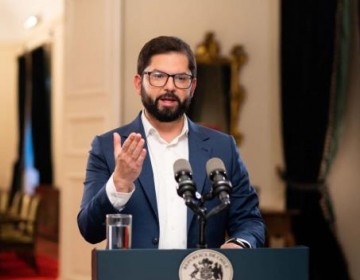 Presidente de Chile anuncia que ha abandonado los smartphones