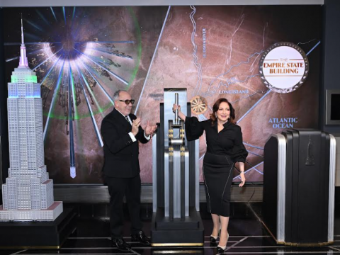El Empire State Building se ilumin&oacute; para celebrar los 50 a&ntilde;os de la revolucionaria carrera musical de Gloria Estefan 