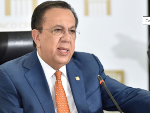 Gobernador Valdez Albizu destaca que el turismo lidera el crecimiento en la Econom&iacute;a Dominicana en 2022