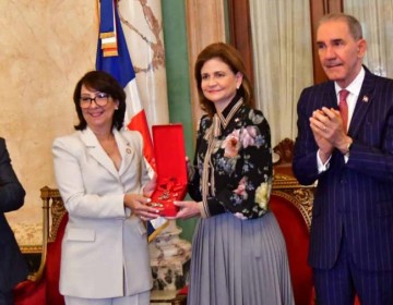 Gobierno otorga homenaje p&oacute;stumo a Pedro Mir, "El poeta nacional"