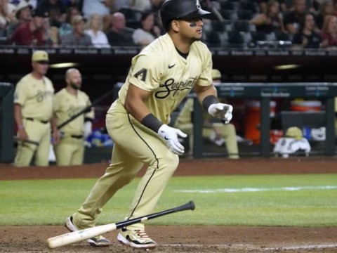Grichuk, cerca del ciclo; Diamondbacks vencen 9-4 a Angelinos en regreso de Geraldo Perdomo