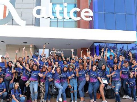 Altice demuestra que est&aacute; hecho de alegr&iacute;a en el Carnaval Vegano 2020