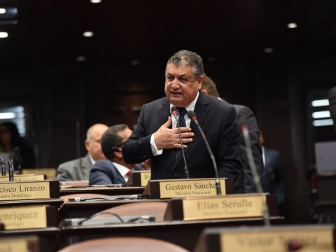 Someten proyecto de ley que elimina exoneraciones a congresistas