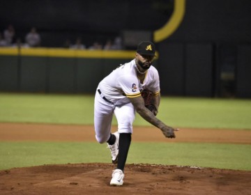 Guti&eacute;rrez lanza joya y las &Aacute;guilas apabullan a Leones