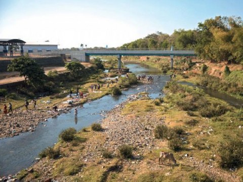 Agricultores de Haití y RD  se enfrentan por canalización del Masacre